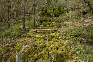 Водопад Бигора с каскадата под него и местата за отдих