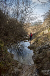 Водопад "Казанчетата", село Павелско - в дъното се вижда мястото за паркиране