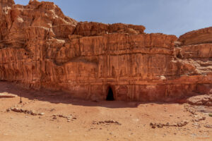 Джип (4&times;4) тур в пустинята Вади Рум - Lawrence of Arabia Cave