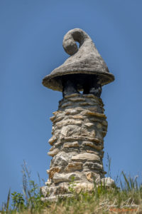 Декоративно оформен комин в Златен парк, Луковит